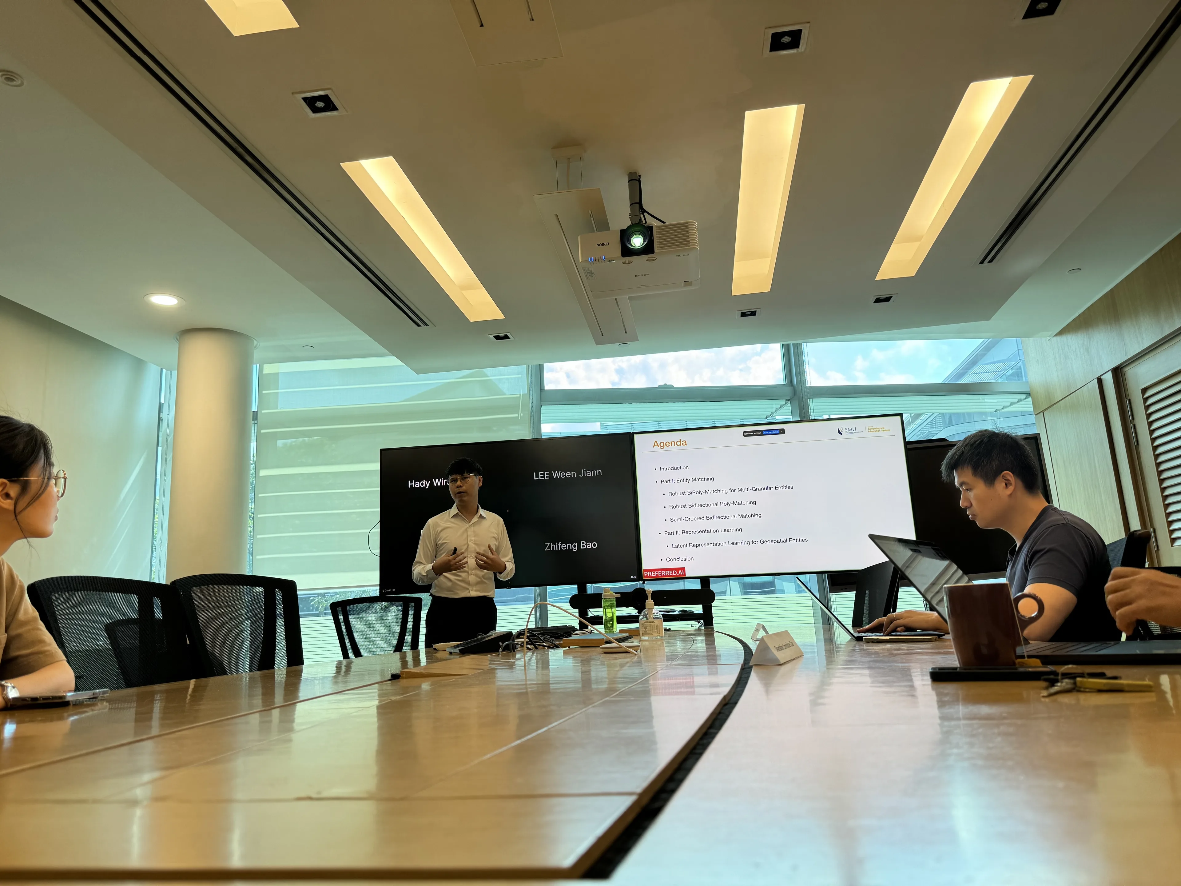 Ween outlining the structure of his thesis at the beginning of the defense